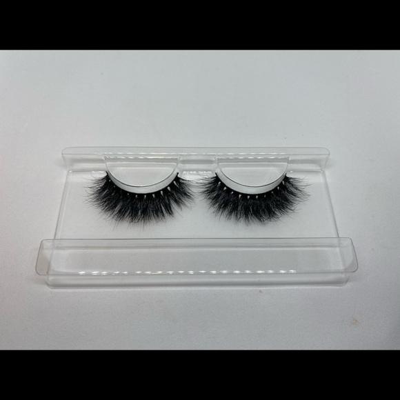 Luxury Mink Lashes - Picture 4 of 11